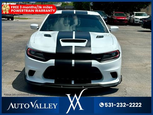 Used 2022 Dodge Charger SXT RWD image 2