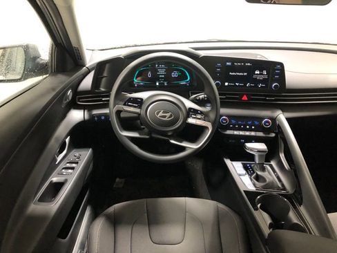 New 2026 Hyundai Elantra Hybrid FWD image 25