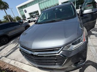Used 2021 Chevrolet Traverse LT FWD video 1