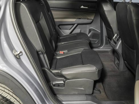 Used 2023 Volkswagen Atlas Cross Sport SEL R-Line AWD/4WD image 42