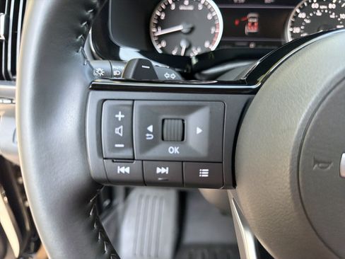 Used 2025 Nissan Pathfinder SL w/ SL Premium Package FWD image 25
