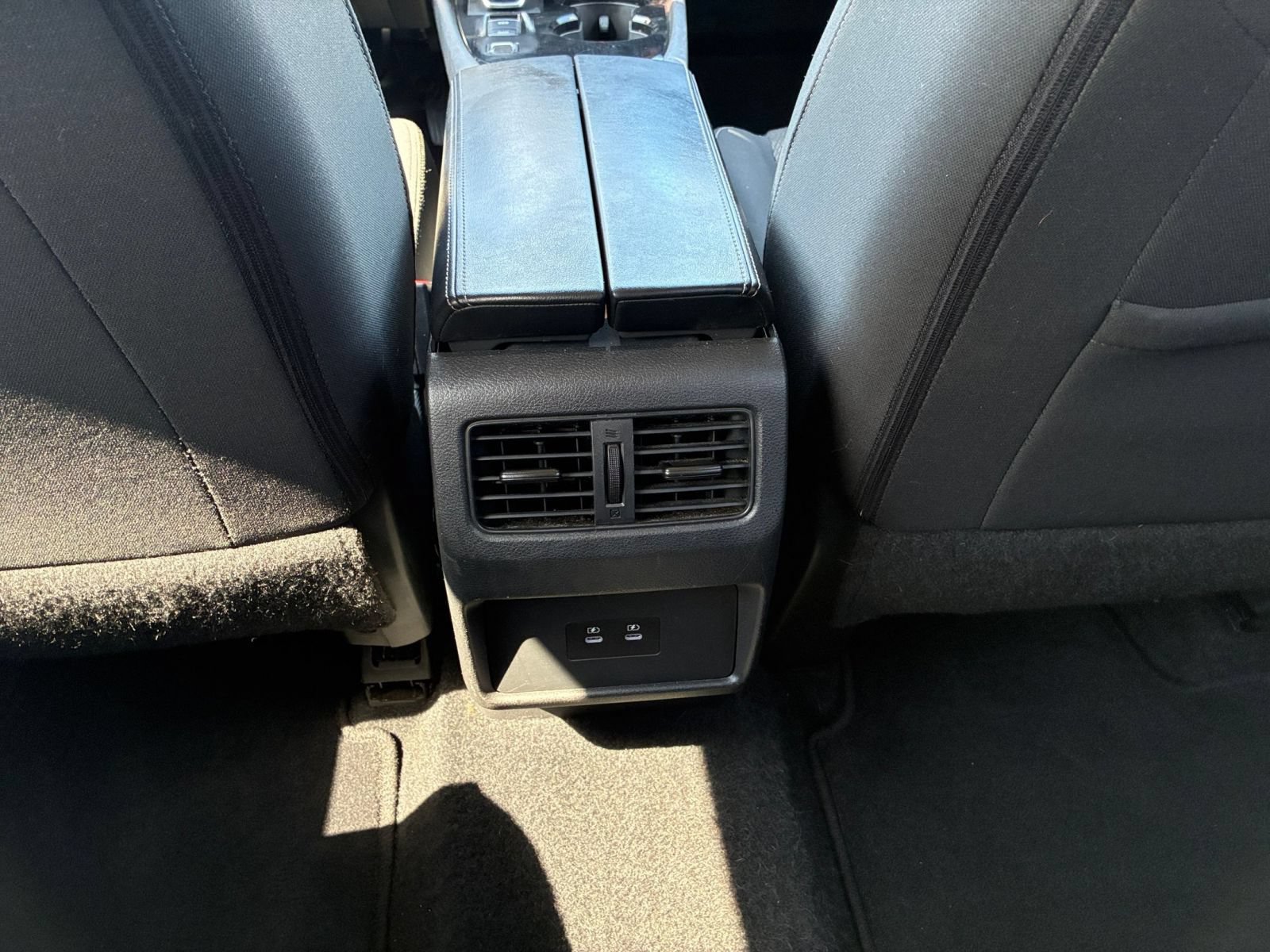 Used 2025 Nissan Rogue SV FWD image 24
