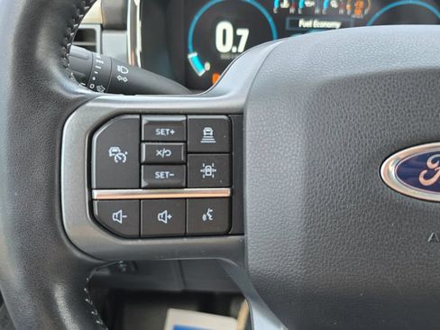 Used 2022 Ford F150 Lariat w/ Equipment Group 502A High AWD/4WD image 17
