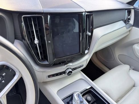 Used 2018 Volvo XC60 T8 Inscription w/ Advanced Package AWD/4WD image 8