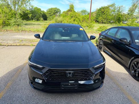 Used 2025 Honda Accord Sport image 6