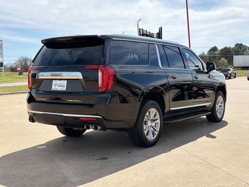Used 2023 GMC Yukon XL Denali image 9