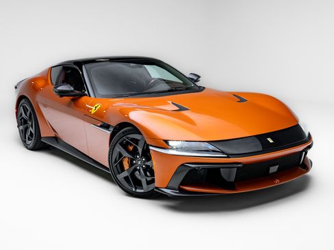 Used 2025 Ferrari 12Cilindri RWD image 25