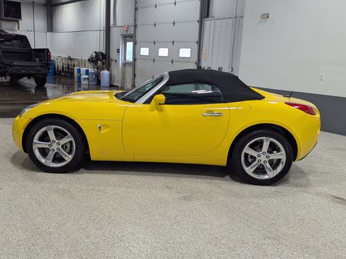 Used 2008 Pontiac Solstice Convertible w/ Premium Package RWD image 6