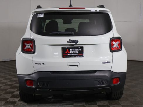 Used 2022 Jeep Renegade Latitude w/ Convenience Group AWD/4WD image 11