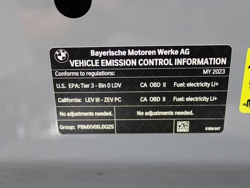 Used 2023 BMW i4 eDrive40 w/ M Sport Package RWD image 44