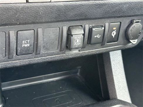 Certified 2023 Toyota Tacoma TRD Off-Road image 18