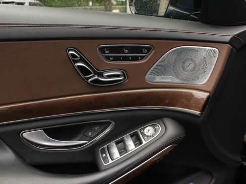 Used 2014 Mercedes-Benz S 550 Sedan image 16