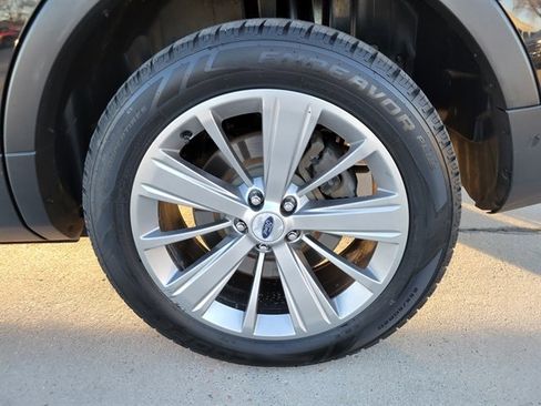 Used 2018 Ford Explorer Limited image 10