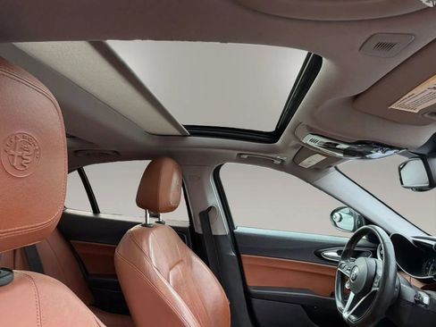 Used 2018 Alfa Romeo Giulia AWD image 15