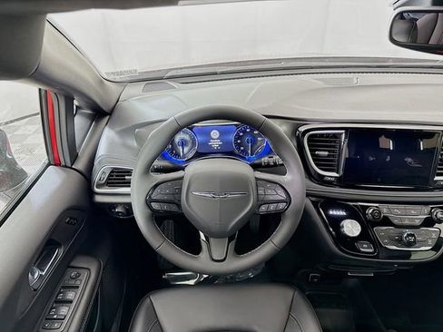 New 2026 Chrysler Pacifica Select w/ S Appearance Package image 21