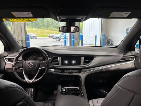 Used 2023 Buick Enclave Essence AWD/4WD image 11