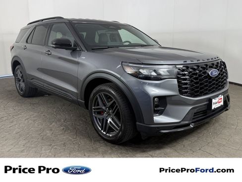 Used 2025 Ford Explorer ST-Line w/ ST-Line Street Pack AWD/4WD image 1