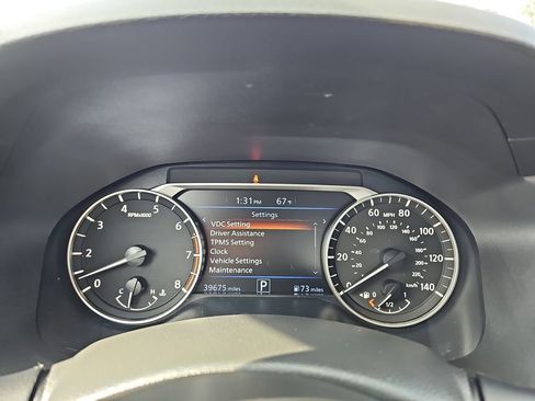 Used 2024 Nissan Altima 2.5 SV image 24