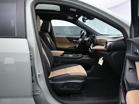 New 2026 Chevrolet Equinox ACTIV w/ Convenience Package III image 41