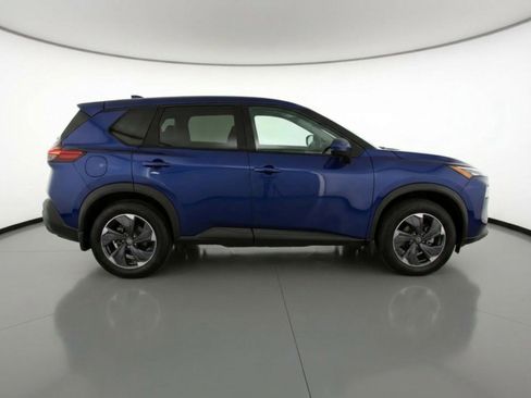 Used 2025 Nissan Rogue SV image 11