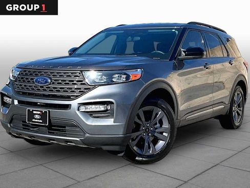Used 2023 Ford Explorer XLT w/ Equipment Group 202A RWD image 1