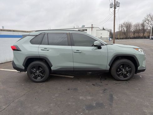 Used 2019 Toyota RAV4 XLE image 6