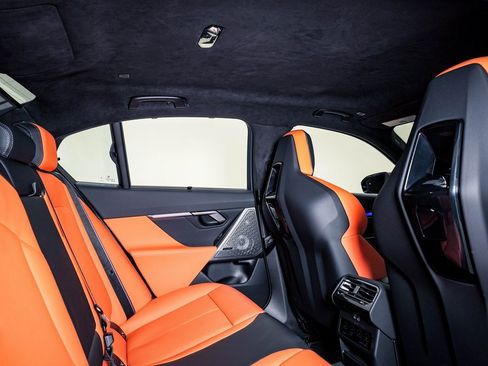 Used 2025 BMW M5 w/ Carbon Package image 20