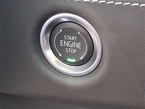 Certified 2025 Cadillac Escalade ESV Sport Platinum image 21