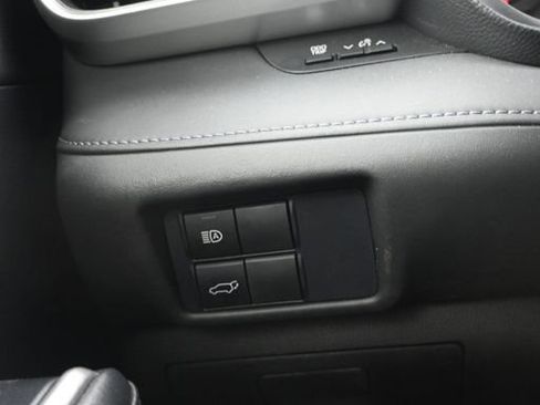 Used 2021 Toyota Highlander LE image 14