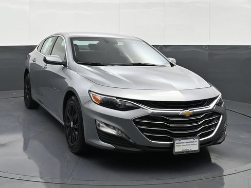 Certified 2025 Chevrolet Malibu LT FWD image 7
