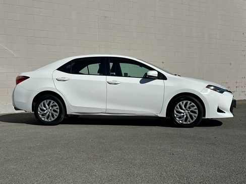Used 2019 Toyota Corolla LE FWD image 2
