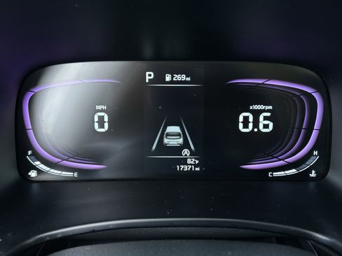 Certified 2025 Kia Soul LX w/ LX Technology Package FWD image 29