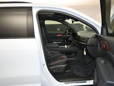 New 2026 Chevrolet Traverse RS image 30