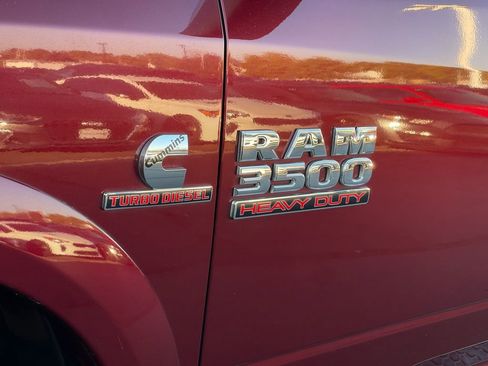 Used 2018 RAM 3500 Laramie image 39