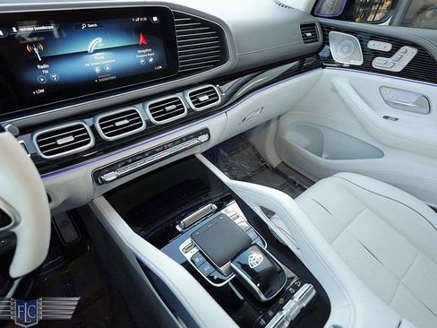 Used 2023 Mercedes-Benz Maybach GLS 600 4MATIC image 38
