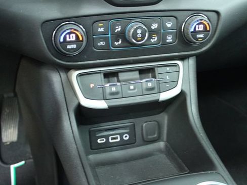 Used 2023 GMC Terrain SLT w/ Tech Package AWD/4WD image 20
