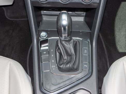 Used 2019 Volkswagen Tiguan SEL image 27