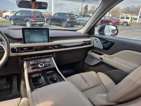 Used 2020 Lincoln Aviator Reserve w/ Equipment Group 202A image 10