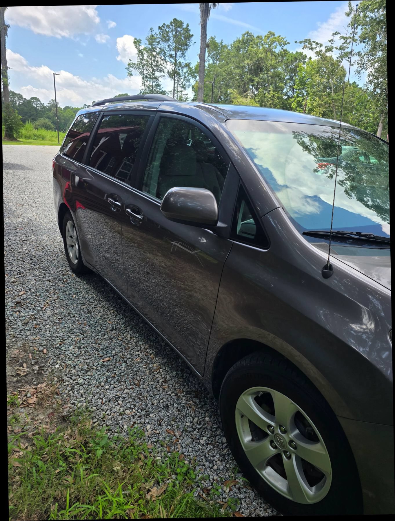 Used 2014 Toyota Sienna LE FWD image 4