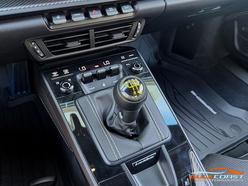 Used 2025 Porsche 911 GT3 RWD image 17