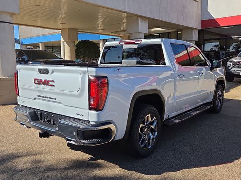 New 2026 GMC Sierra 1500 SLT AWD/4WD image 4