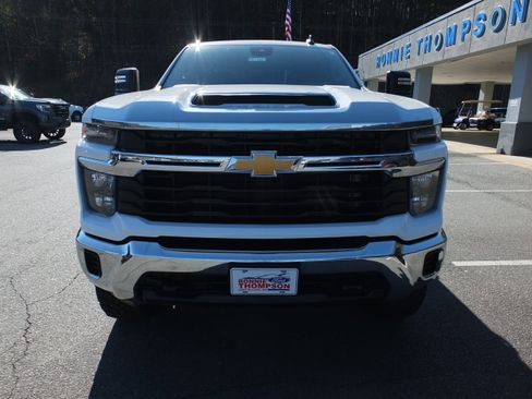 Used 2024 Chevrolet Silverado 2500 LT image 8