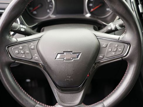 Certified 2022 Chevrolet Equinox RS w/ Infotainment Package image 23