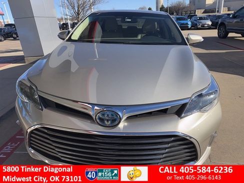Used 2017 Toyota Avalon Limited image 1