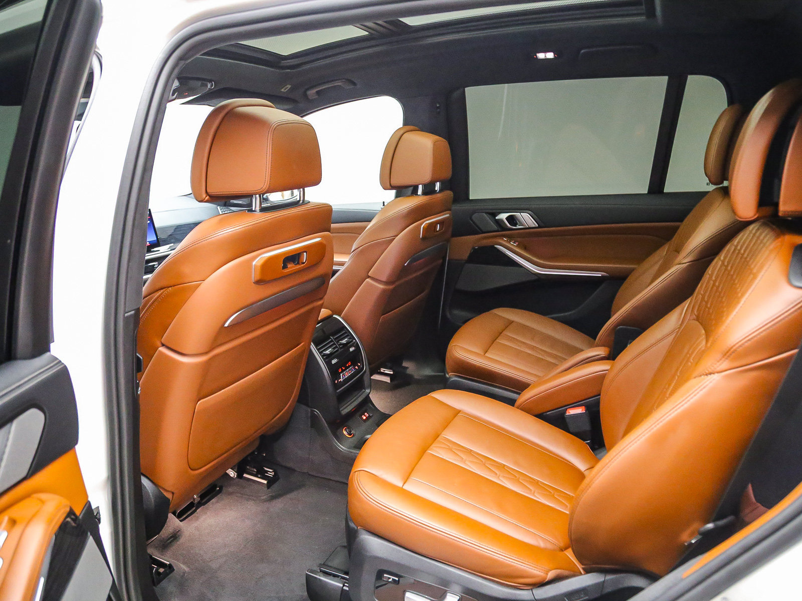 Used 2025 BMW X7 M60i AWD/4WD image 20