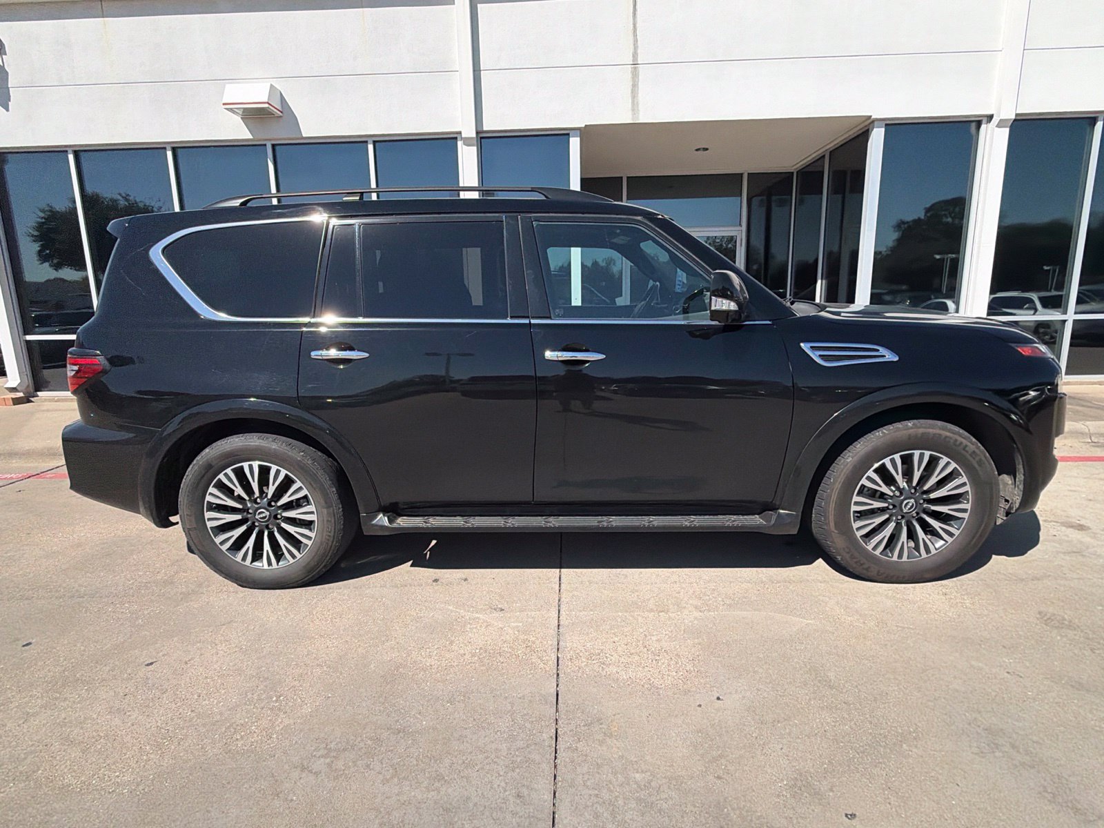 Used 2021 Nissan Armada SL w/ Midnight Edition Package RWD image 5