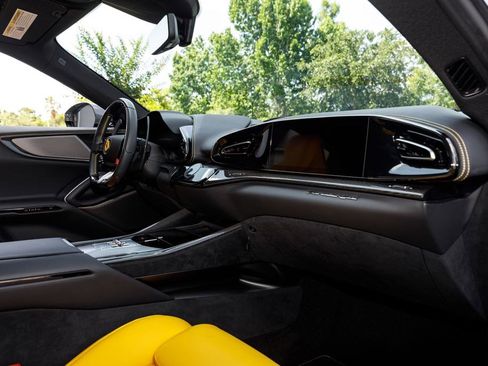 Used 2025 Ferrari Purosangue AWD/4WD image 15