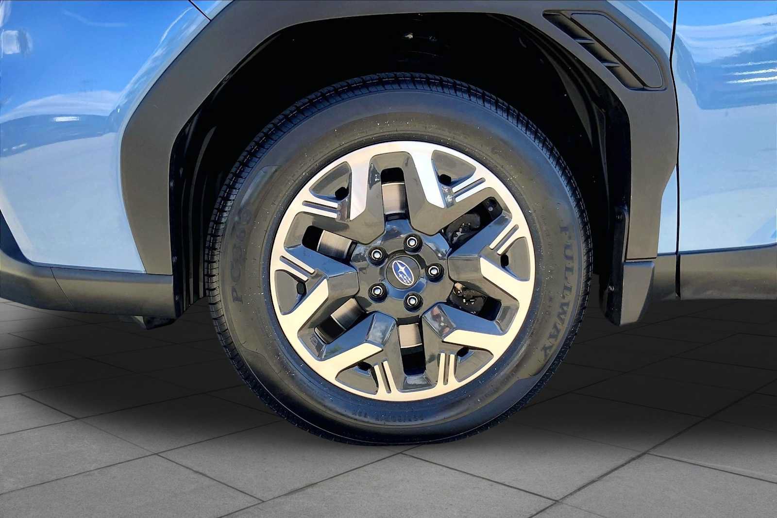 Certified 2025 Subaru Forester Premium AWD/4WD image 11