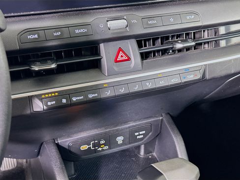 Used 2025 Kia K4 LXS FWD image 24