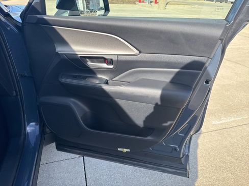 Certified 2024 Toyota Grand Highlander XLE image 23